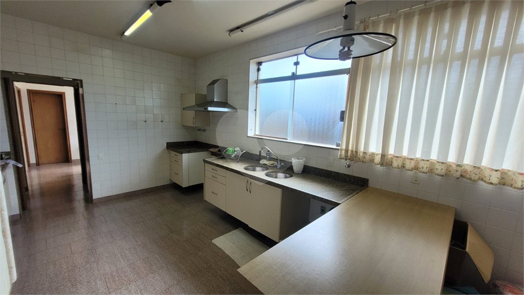 Casa à Venda . Aceita Permuta por Apto. ou Casa ,em Condomínio na Cidade São Paulo ou Bauru.