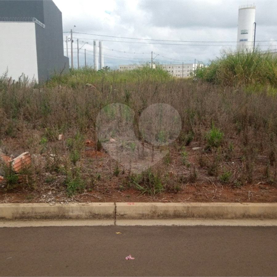 Lote no Jardim do Bosque, aceita financiamento ou aquisição de terreno e construção .
