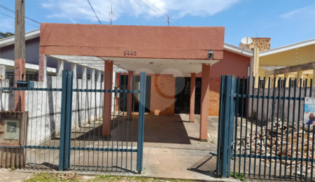Casa à venda com 3 quartos em Jardim São Carlos, São Carlos, SP