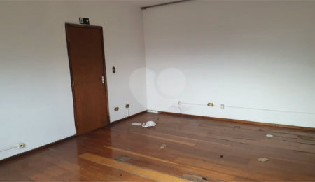 Cobertura à venda com 3 quartos, sendo 1 suíte,  no Centro, Poços de Caldas, MG