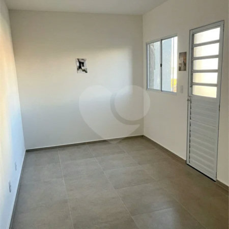 Sobre kitnet com 20 m² para alugar na Mooca