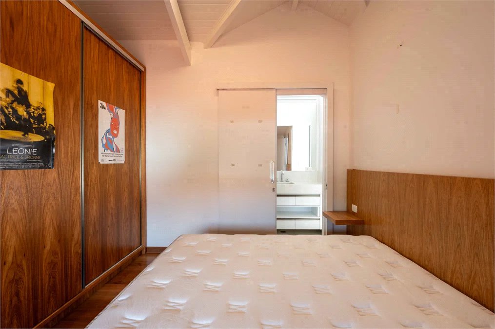Casa à venda com 6 quartos, sendo 4 suítes,  em Morumbi, São Paulo, SP