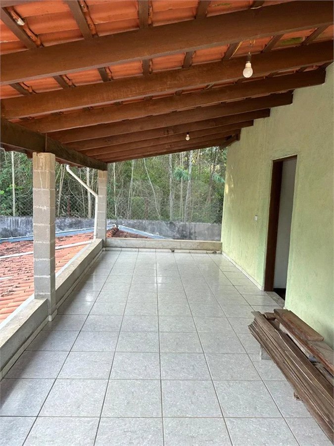 Sítio encantador em Nazaré Paulista – 1.000 m² de terreno, piscina e varanda gourmet