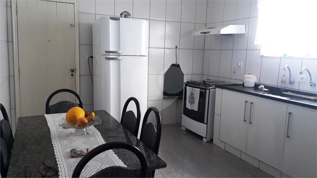 Casa totalmente térrea com 215 m² de área total