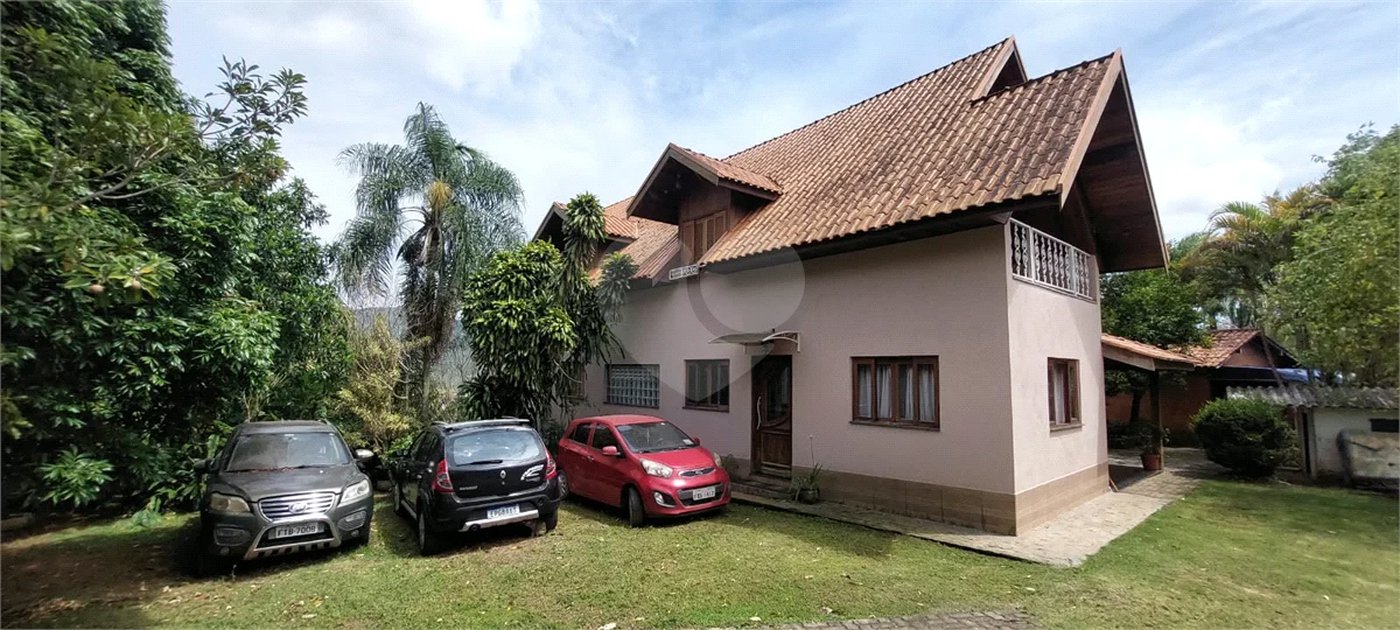 LINDA CHÁCARA A VENDA - CONDOMINIO ALPES D'OURO - BOM JESUS DOS PERDÕES