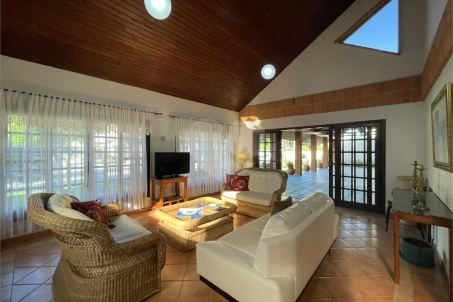 Casa à venda com 6 quartos, sendo 1 suíte, em Riviera de São Lourenço, Bertioga, SP