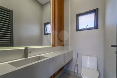 Indaiatuba - SP - Condominio Dona Lucilla - Valor R$2.295.000,00 - 3 suítes + escritório + lavabo - Terreno: 300m2 - Construção: 188m2 - Diferenciais - Móveis planejados no escritório, sala de TV, lavabo, cozinha, área gourmet, lavanderia, banheiros e closet - Ar condicionado em todos os ambie