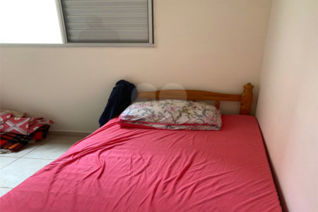 Apartamento à venda com 3 quartos, sendo 1 suíte - no condomínio Carlos Magno, São Carlos - SP