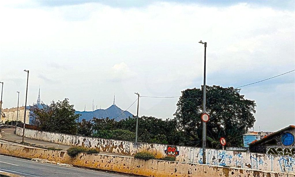 Sobrado a venda em Condominio fechado 80m 02 dormitórios 01 vaga