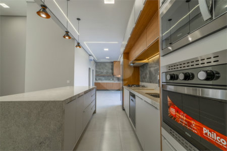 Indaiatuba - SP - Condominio Dona Lucilla - Valor R$2.295.000,00 - 3 suítes + escritório + lavabo - Terreno: 300m2 - Construção: 188m2 - Diferenciais - Móveis planejados no escritório, sala de TV, lavabo, cozinha, área gourmet, lavanderia, banheiros e closet - Ar condicionado em todos os ambie