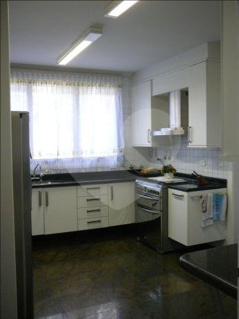 APARTAMENTO UM POR ANDAR!