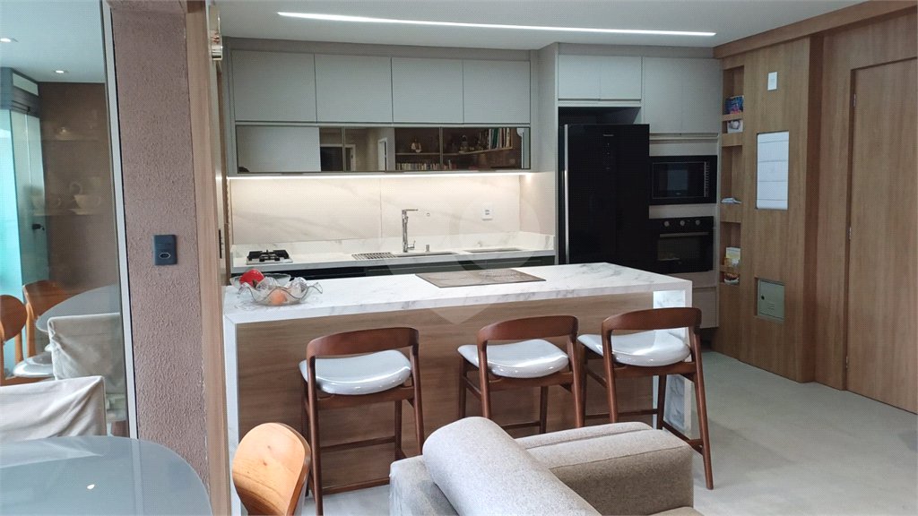 Apartamento a venda na Saúde 2 dormitórios com 2 vagas de garagem demarcadas. Aceita e estuda Permuta.