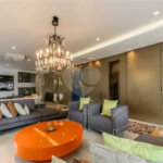 Apartamento de 306m² na melhor região de Moema, 3 suítes, 5 vagas, varanda gourmet, depósito, fora de rota