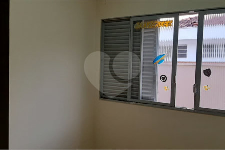 Casa espaçosa com 3 quartos e suíte em excelente bairro residencial!
