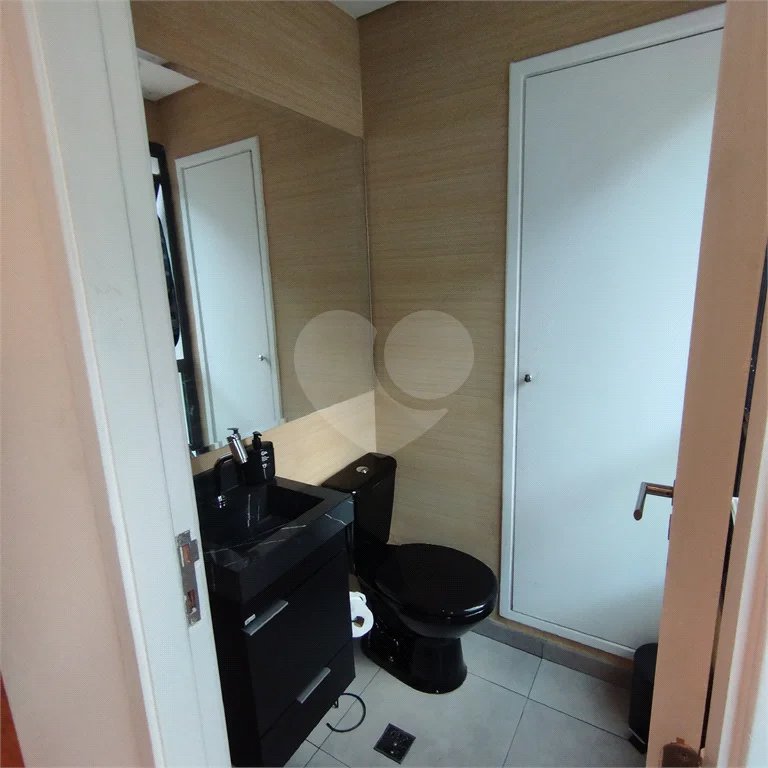 Sala comercial na Oscar Freire à venda Sala coml à venda na Oscar Freire OPORTUNIDADE Sala coml esquina. Rebouças