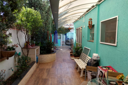 Casa residencial com ponto comercial a venda no Centro