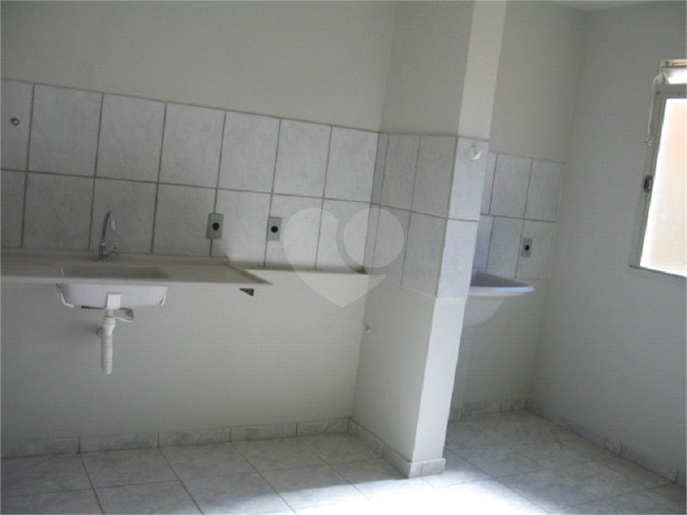 Apartamento no Condomínio Residencial Jardim das Torres.