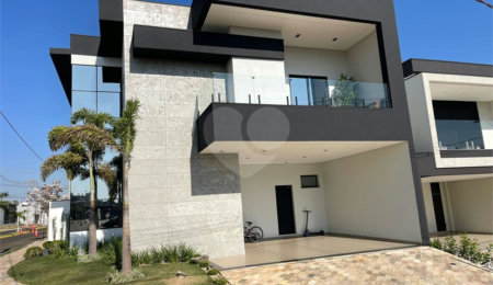 Casa à venda com 3 suítes no condomínio Terra dos Buritis, Ibaté - SP
