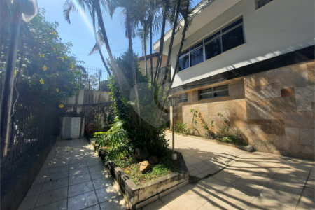 Casa com 4 quartos e 3 suítes com ótimo lazer no Jardim Marajoara
