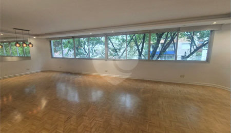 Apartamento à venda com 3 quartos, sendo 1 suíte,  em Itaim Bibi, São Paulo, SP