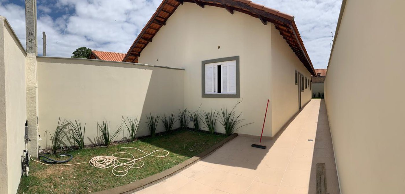 Casa à venda com 2 quartos, sendo 1 suíte, em Nova Itanhaém, Itanhaém - SP