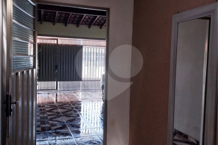Casa térrea para venda no Planalto Paraíso