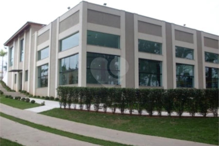 Maison Du parc- condominio de altissimo padrão - lote plano com 495,00 ms- R$ 1.920.000,00 - condominio - R$ 1.100,00 - iptu - R$ 800,00 - Área de lazer: Quadra de Tênis - Quadra Poliesportiva - campo de Futebol - Quadra de Squash - Academia - Playground - Sistema de Segurança 24hs com cerca elétri