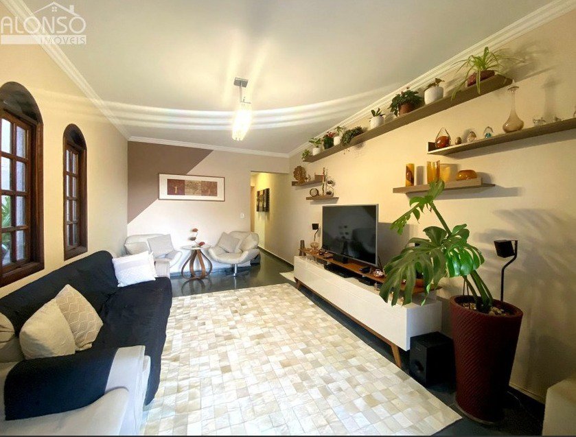 Sobrado à venda com 3 quartos, sendo 1 suíte, em Jardim Sarah, São Paulo - SP