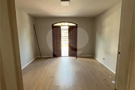 Casa com 125m², 2 dormitórios, 1 vaga, à venda na Vila Harmonia em Guarulhos.