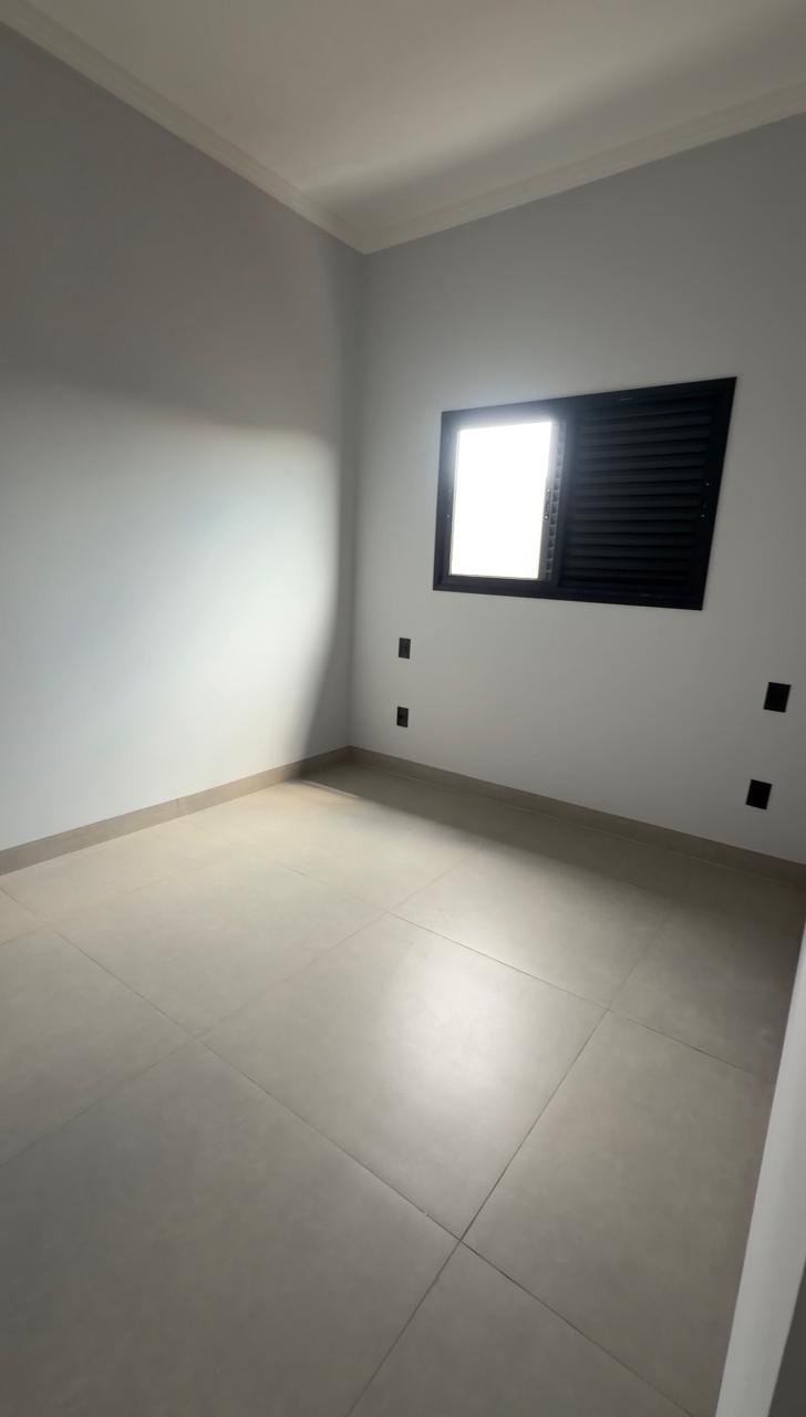 Casa à venda com 3 quartos no condomínio Villa de León, Três Lagoas - MS