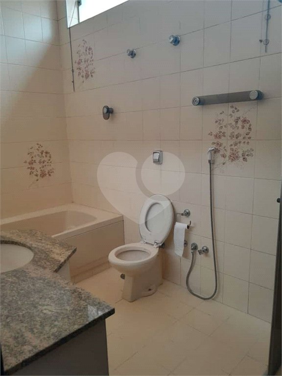 Linda casa para venda / Locação em bairro nobre