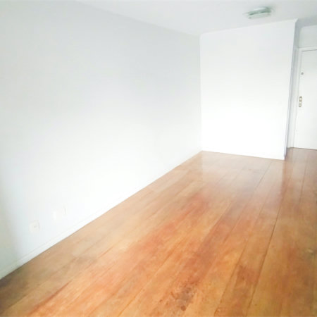 Apartamento na Saúde - 2 quartos com 1 suíte, varanda e 2 vagas