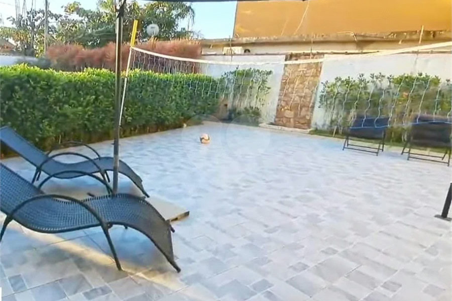Belíssima casa com 04 dormitórios em Itanhaém