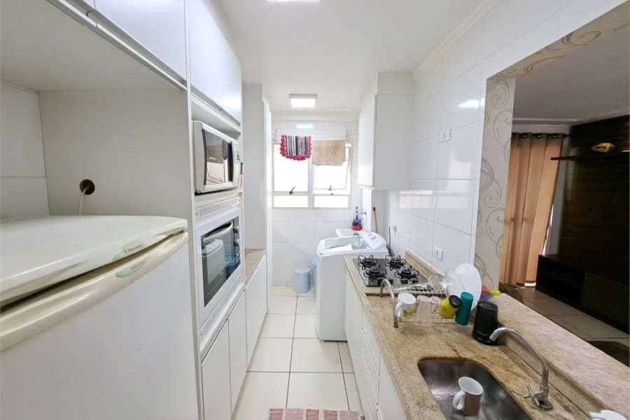 Apartamento com 02 quartos MOBILIADO com varanda e lazer !