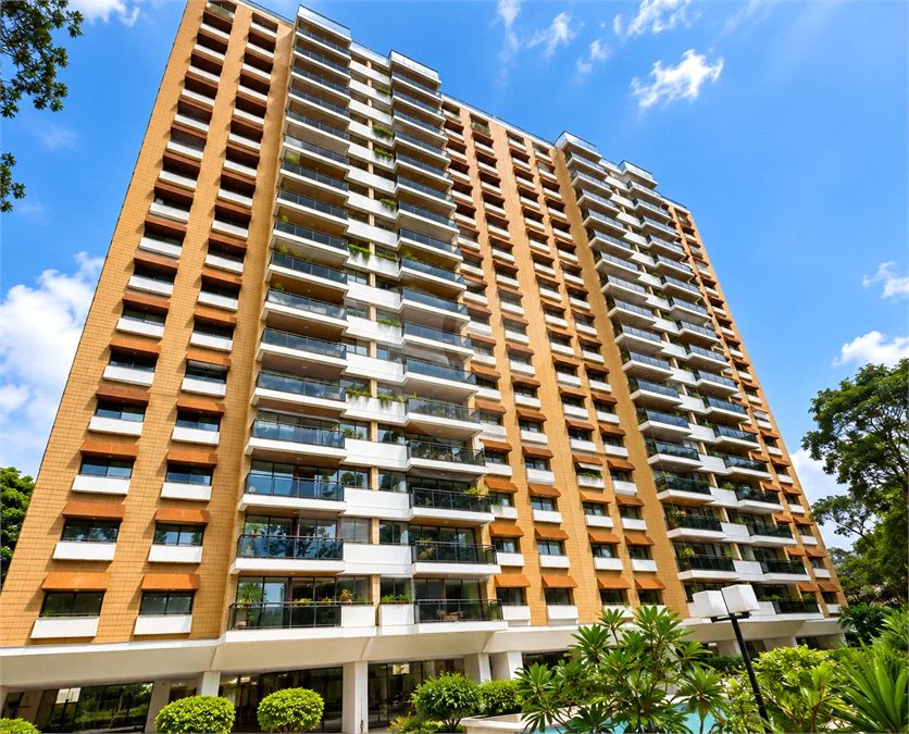 Apartamento à venda com 4 quartos, sendo 1 suíte, em Alto da Boa Vista, São Paulo, SP