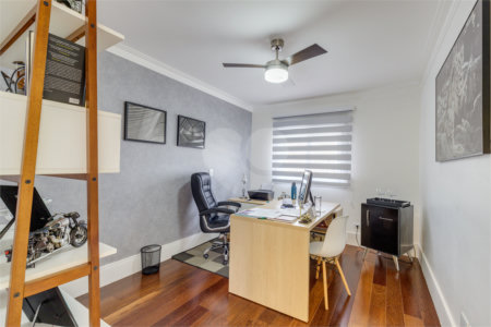 Casa à venda com 4 quartos, sendo 2 suítes, no condomínio Residencial Vila Lagos, São Paulo - SP