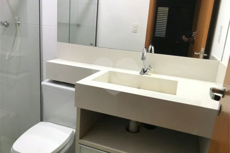 APARTAMENTO MOBILIADO EM FRENTE AO SHOPPING 02 DORMITÒRIOS