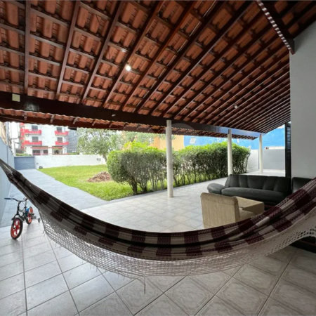 CASA NA PRAIA A POUCOS PASSOS DO MAR TERRENO AMPLO E EXCELENTE ESPAÇO PARA TODA A FAMÍLIA