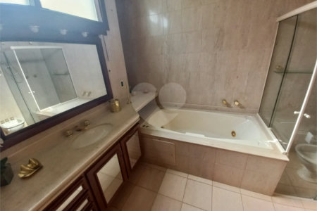 Casa Térrea na XV de Novembro .