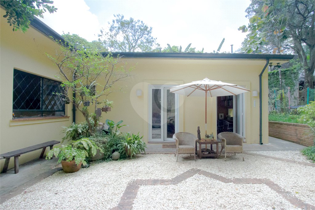 Casa à venda com 3 quartos, sendo 1 suíte,  em Campo Belo, São Paulo, SP