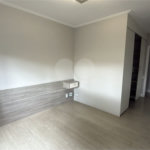 Apartamento de 155 m² com 4 dormitórios, varanda e 2 vagas de garagem. Condomínio com piscinas adulto, infantil e aquecida, lazer e portaria 24 horas.