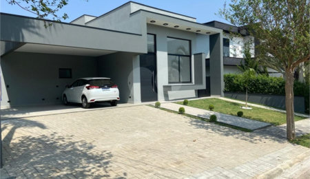 Casa à venda com 3 suítes no condomínio Shambala II, Atibaia - SP