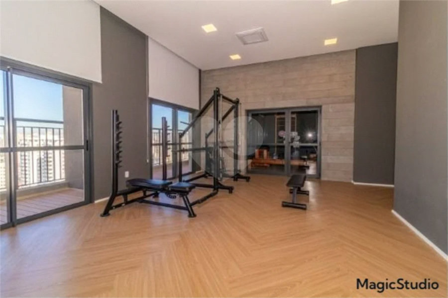 Studio mobiliado à venda na Vila Gumercindo com vista livre para a Avenida Ricardo Jafet