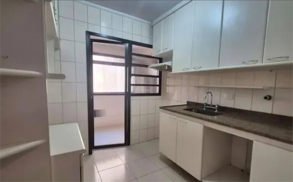 Apartamento à venda com 3 quartos, sendo 1 suíte,  em Jardim das Vertentes, São Paulo, SP