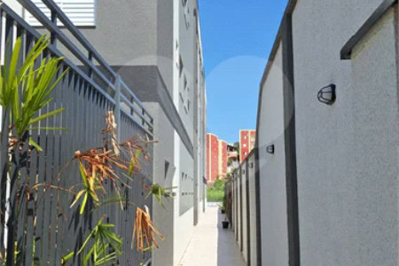 RESIDENCIAL TORRES NOBRES Apartamento com ótima distribuição e praticidade: 2 quartos 1 banheiro 1Sala Cozinha Área de serviço 1 vaga de garagem RESIDENCIAL TORRES NOBES