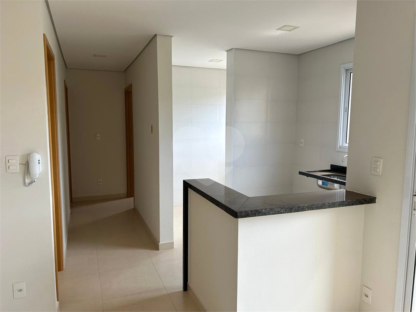 Apartamento a venda de 02 dormitórios