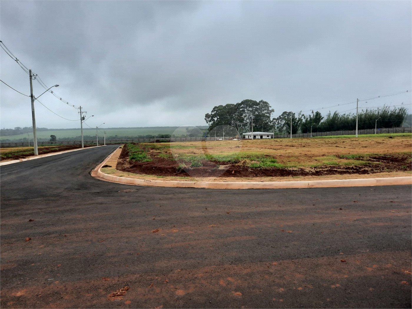Terreno contendo 252,53 m² de área total .