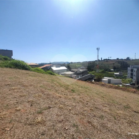 Terreno em Atibaia com 195 metros, pronto para construir, ao lado de supermercado e diversos comércios