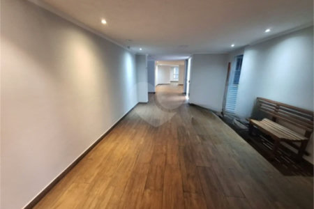 Apartamento totalmente mobiliado com 2 dormitórios, 1 vaga