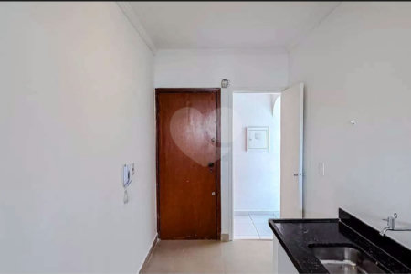 Apartamento à Venda na Aclimação 80m² 2 Dormitórios 1 vaga Sacada Andar Alto Estuda permuta.